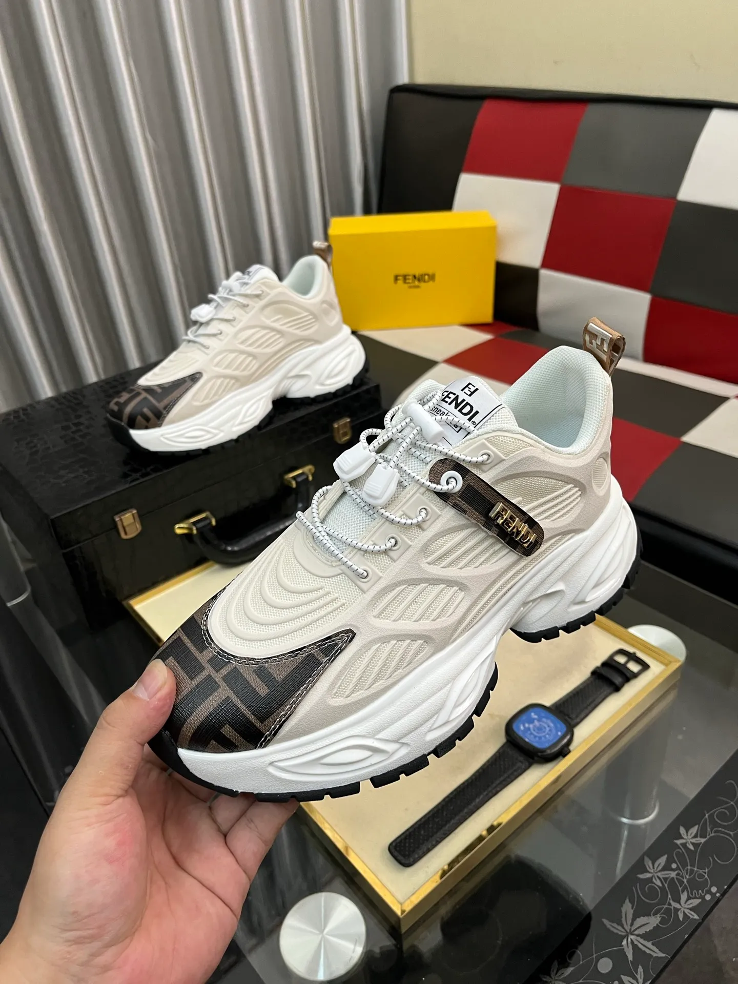 Men's Men's Shoes💰438⌚️⌚️[Fendi] Fendi's latest casual shoes for men! Available at counters simultaneously! A one-to-one replica of the original. Made entirely of imported top-grain calfskin, the interior is made of top-grain water-dyed cowhide, and the original factory-supplied rubber outsole. Leading new fashion concepts. Matching code: 38-44 2️⃣colors available
